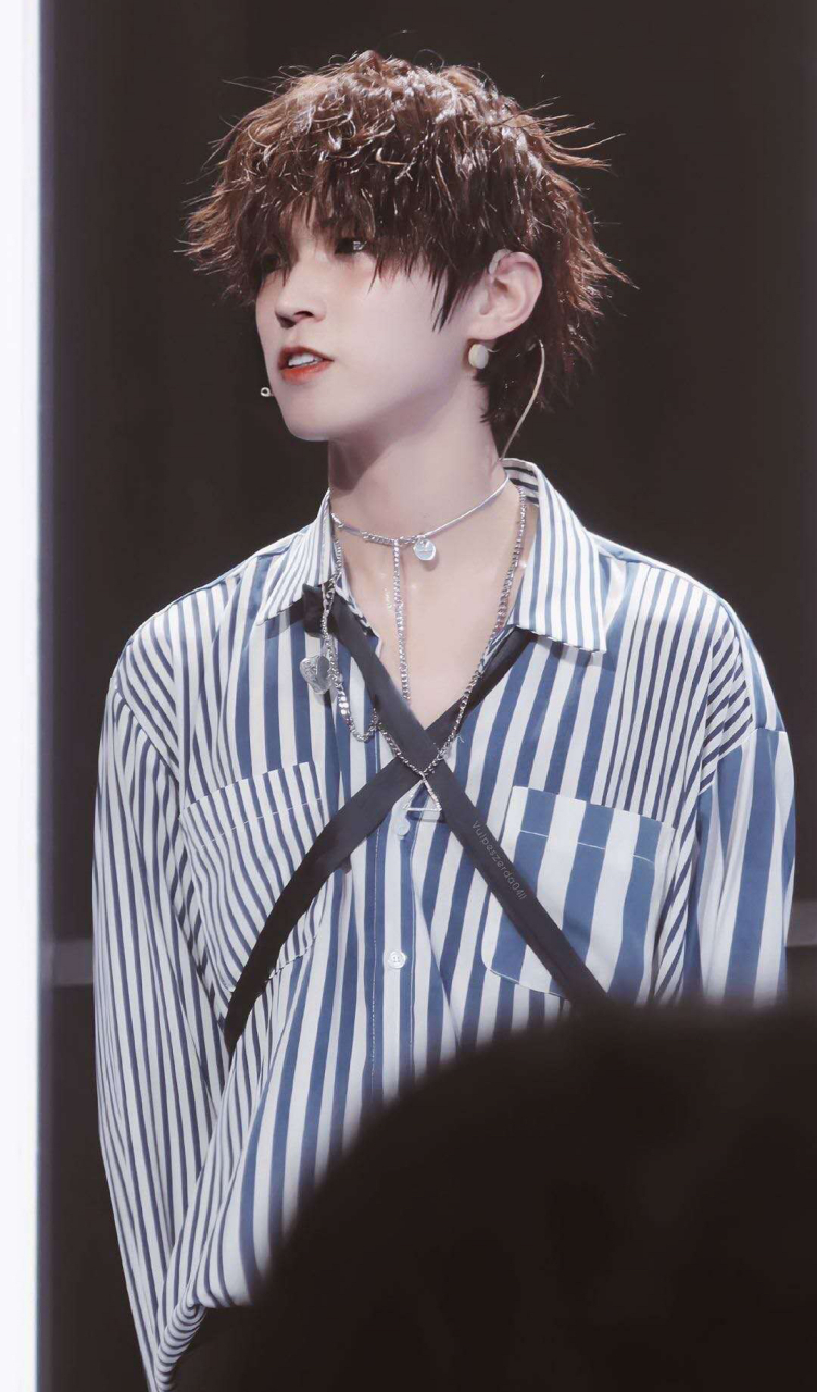 恭喜小狐狸李希侃喜提第一名的好成绩!