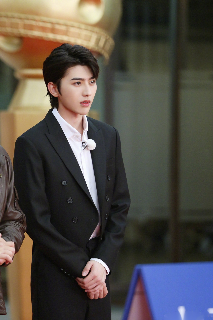 蔡徐坤超酷反派阿kun即将上线!金波波球"电影节"的大奖究竟花落谁家?