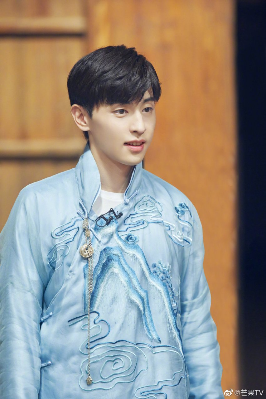 邓伦手指舞版无价之姐dl 邓伦密室大逃脫 今天是邓·手指很灵活·伦