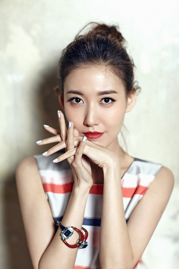 《完美关系》首播获好评演员高露在《完美关系》中出