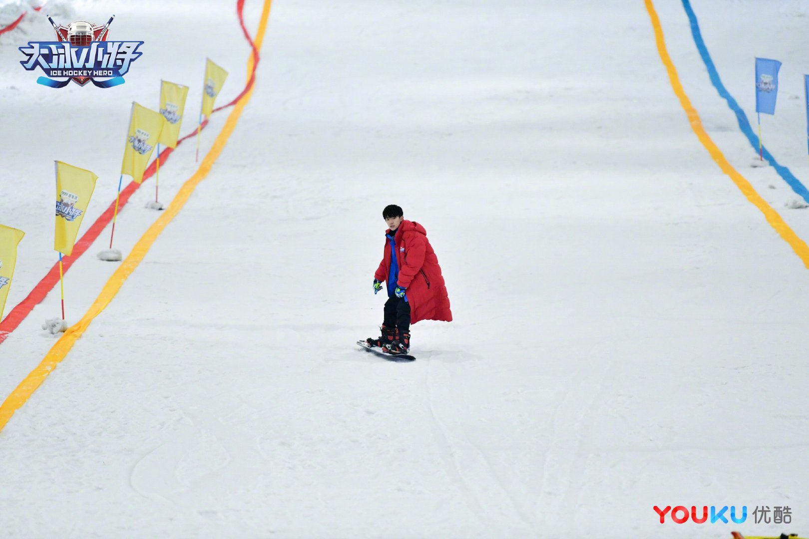 易烊千玺滑雪冠军图片