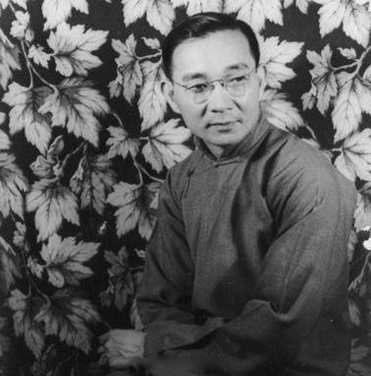 【林语堂说社会十大俗气】 腰有十文必振衣作响; 每与人言必谈贵戚