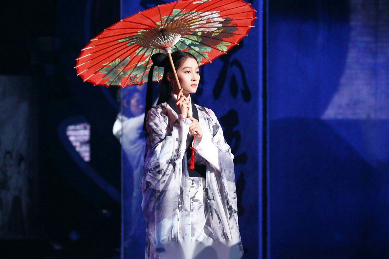 王牌对王牌#@关晓彤@关晓彤 再现《影》当中长公主青萍经典造型.