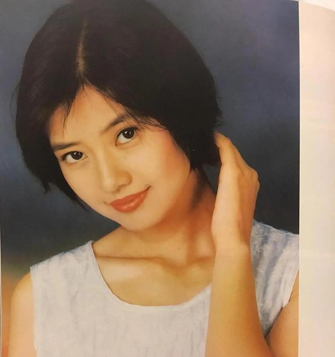 高圆圆旧照,青涩朴素满脸胶原蛋白,让人心动的初恋脸.