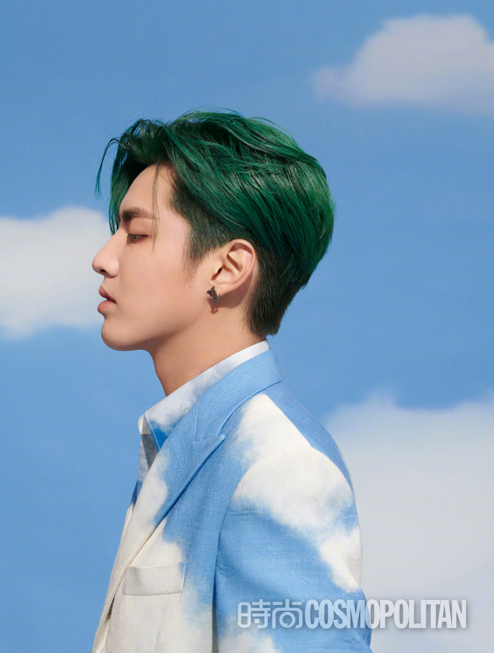 吴亦凡@吴亦凡蓝天白云大片 |@吴亦凡cosmo金九封面 为热爱竭尽攘力