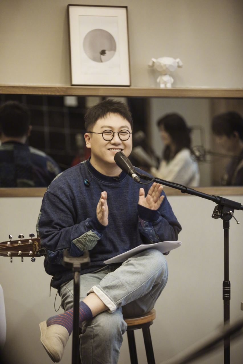 听好 今晚22:00湖南卫视播出 "让我拥抱你,在晴朗的天气" 张小厚terry