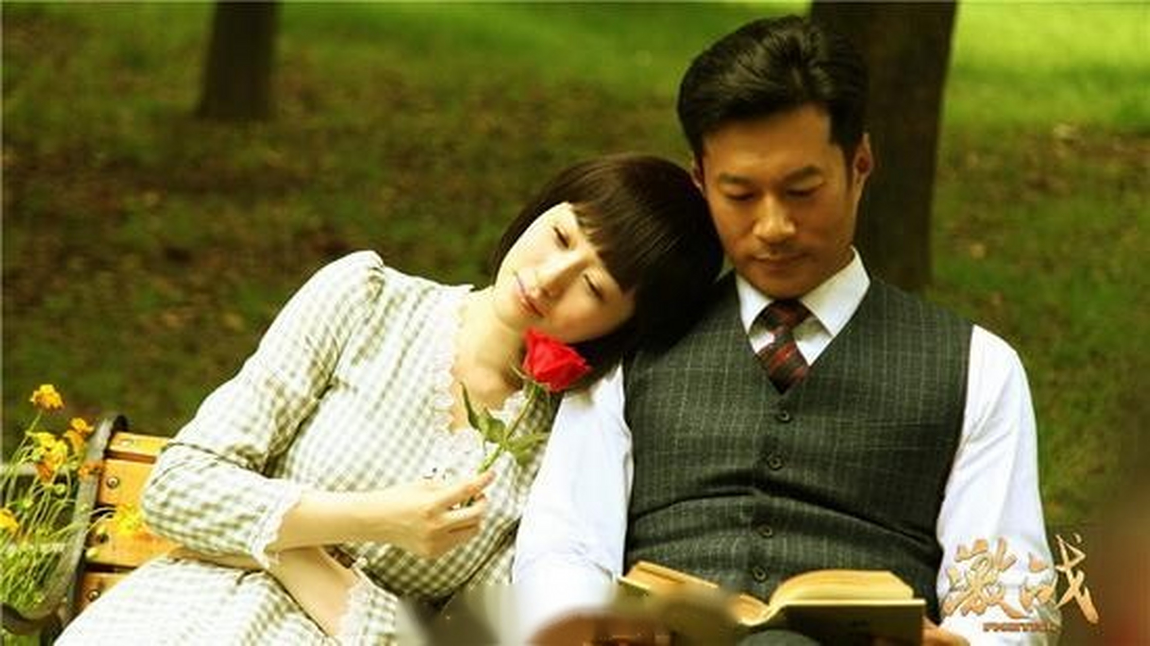 有文章评论《激战》中沈汉杰与关颖的爱情说:剧中沈汉杰(谭凯饰)与