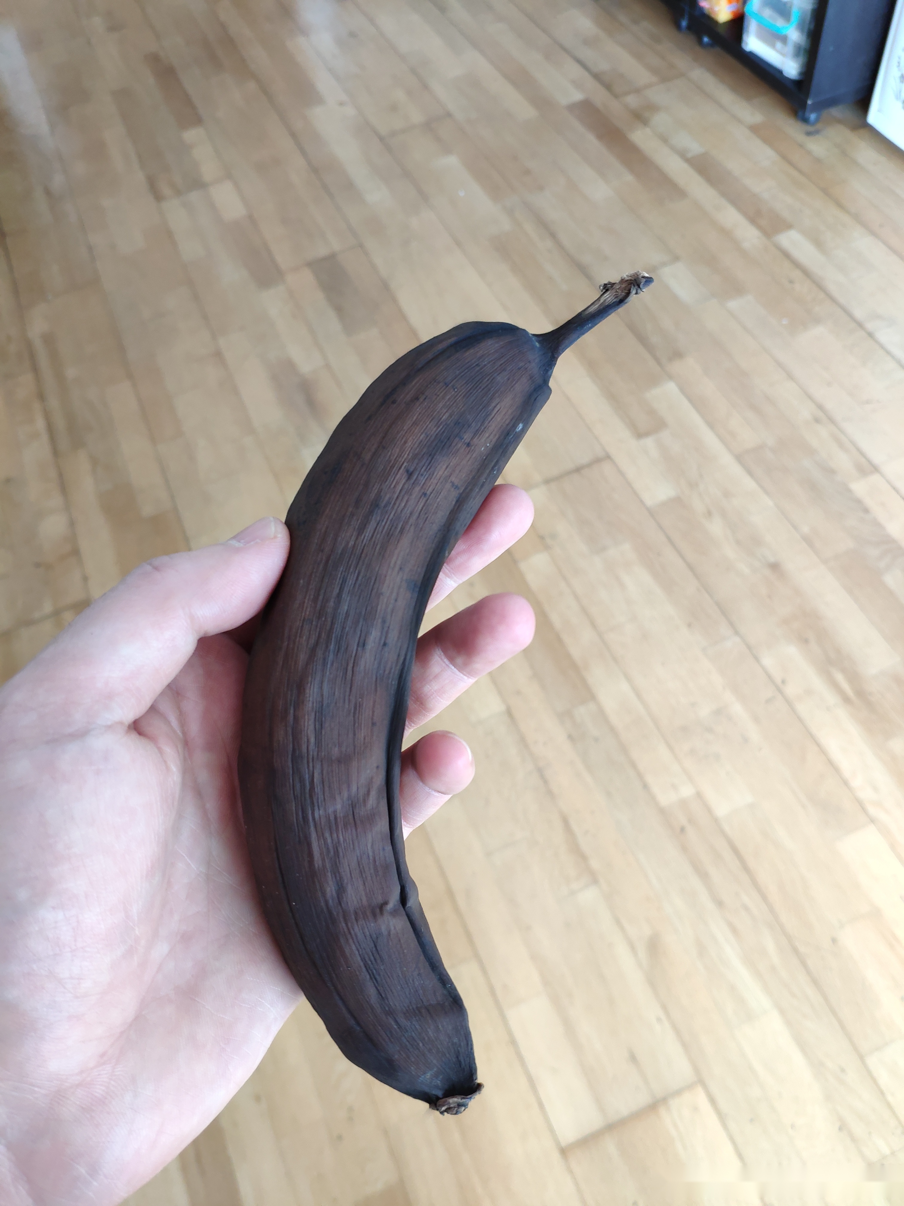 香蕉黑成这样还能吃吗?