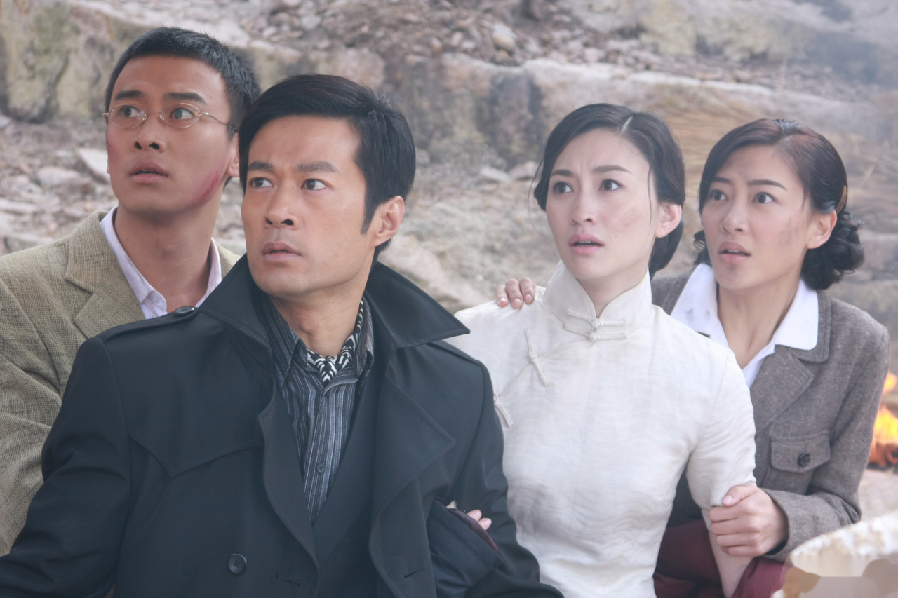 白的依然白…发量多的依然多…[心][心][心] @李小冉 @谭凯