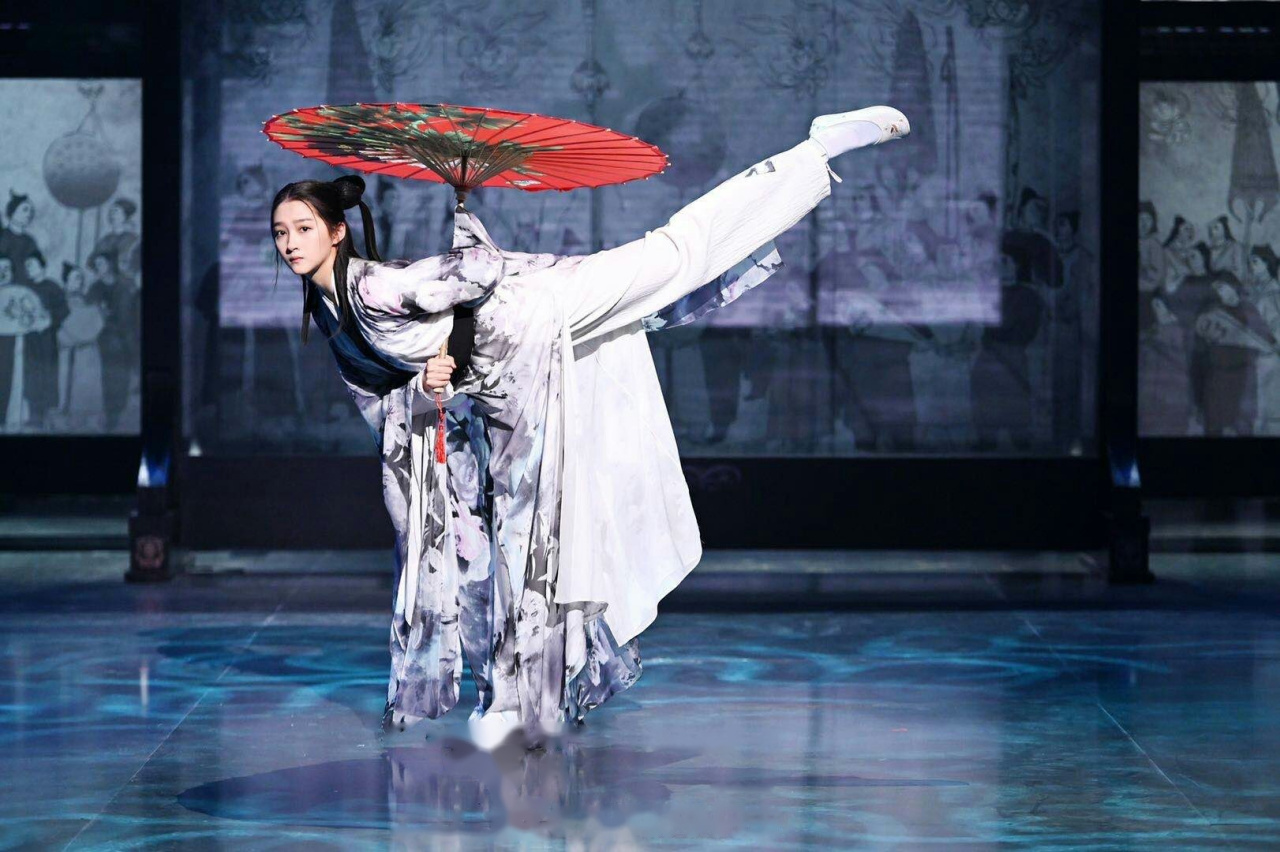 王牌对王牌#@关晓彤@关晓彤 再现《影》当中长公主青萍经典造型.