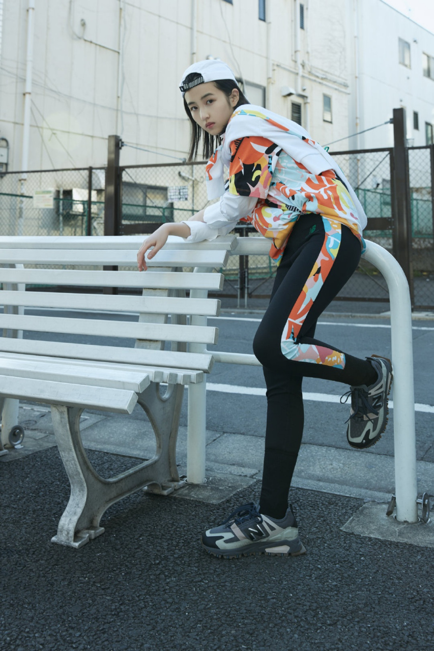 张子枫演绎#new balance 327#新造型,尽显青春活力气息,夏日动感满分.