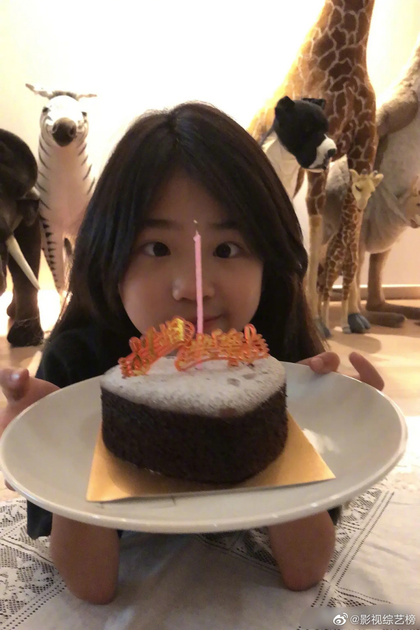 当年加《爸爸去哪儿2》,被网友评为最丑的女儿,当曹格听到这样的话