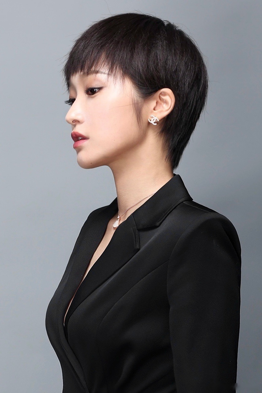 更新的都看了吧 都跟我说二龙湖艾晴晴酒品太次了 所以二龙湖艾晴晴有