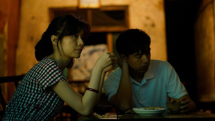 由梅峰执导,李现,春夏主演的《恋曲1980》入围第33届东京电影节"东京