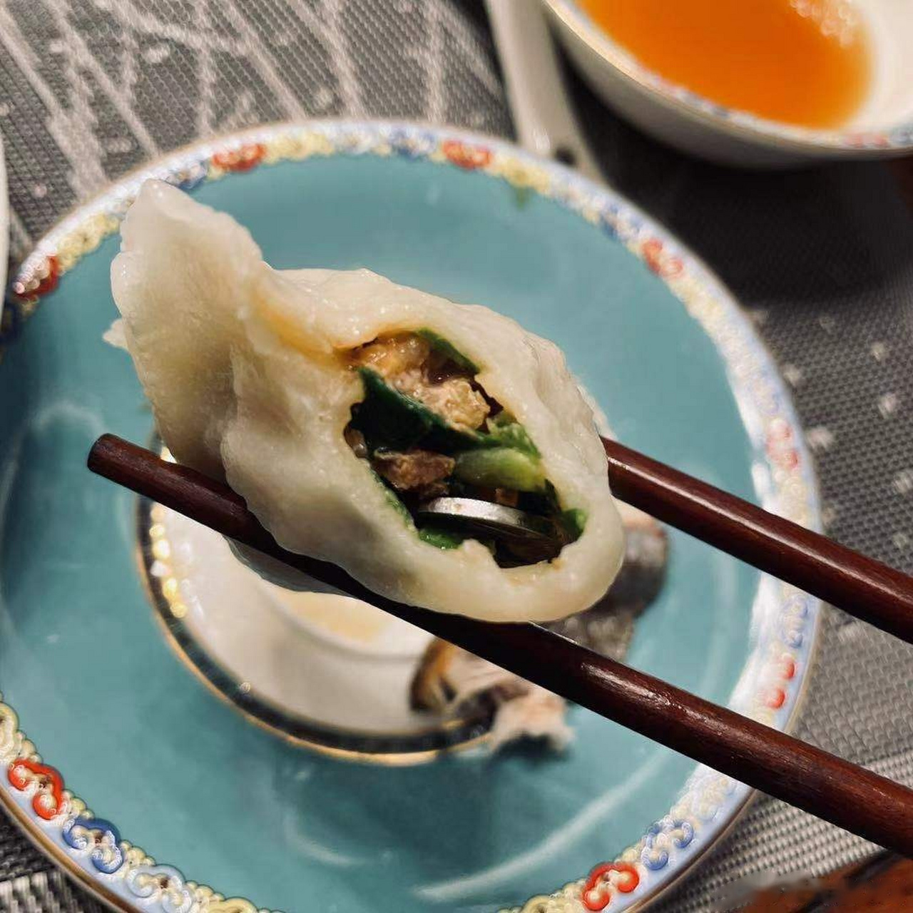猜哪个是今天困惑小灵包的饺子,一共两个硬币,荣幸被选中～哈哈哈哈哈