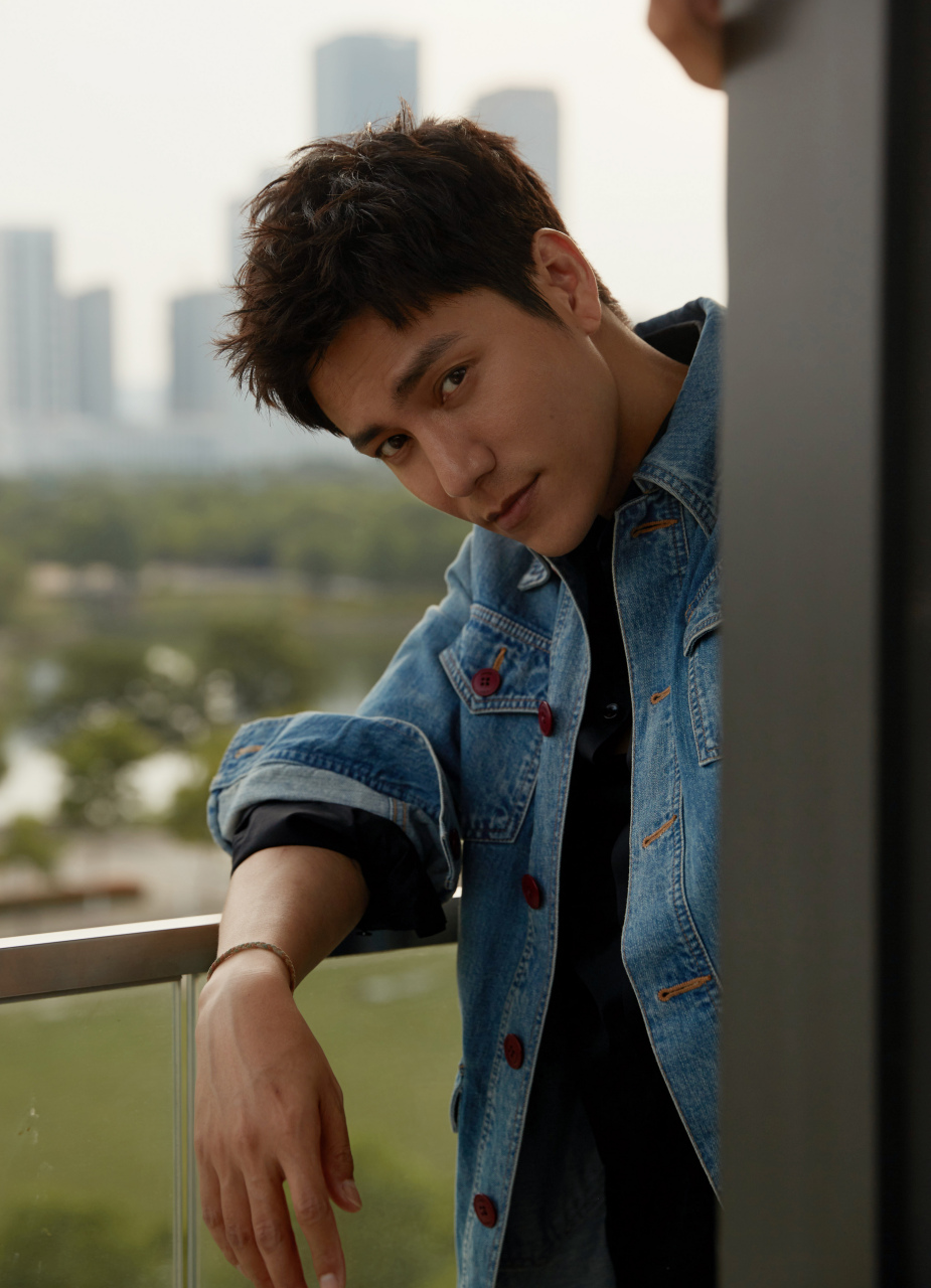 陈坤#「新鲜」亮相美的冰箱净味空间站,今天是夏日里那一抹清爽的蓝.