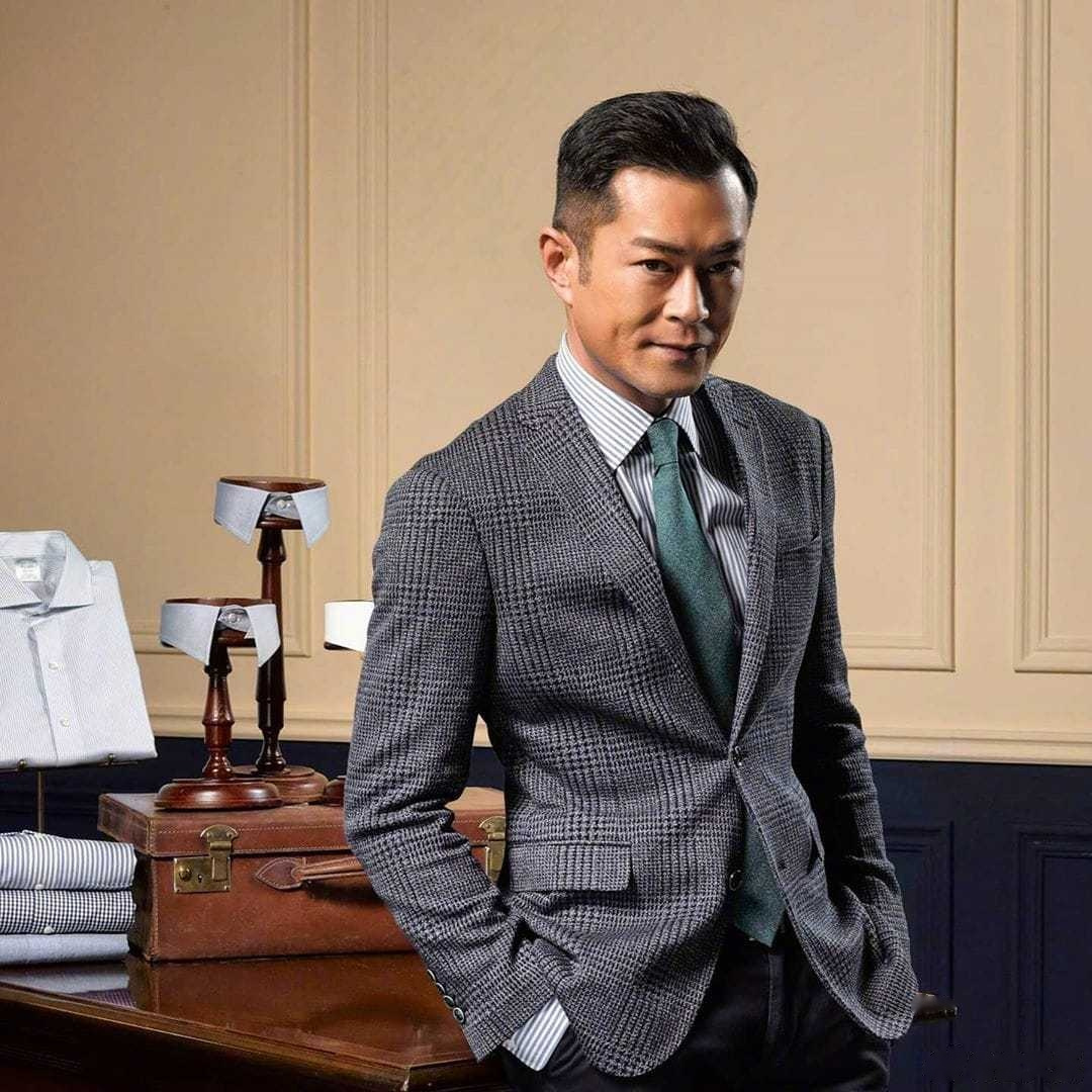 逆向 前天和大家提到兩大漫畫公司的合作, 原來很多