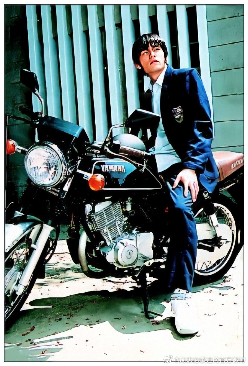 周杰伦珍贵老照片,每一张都很好看