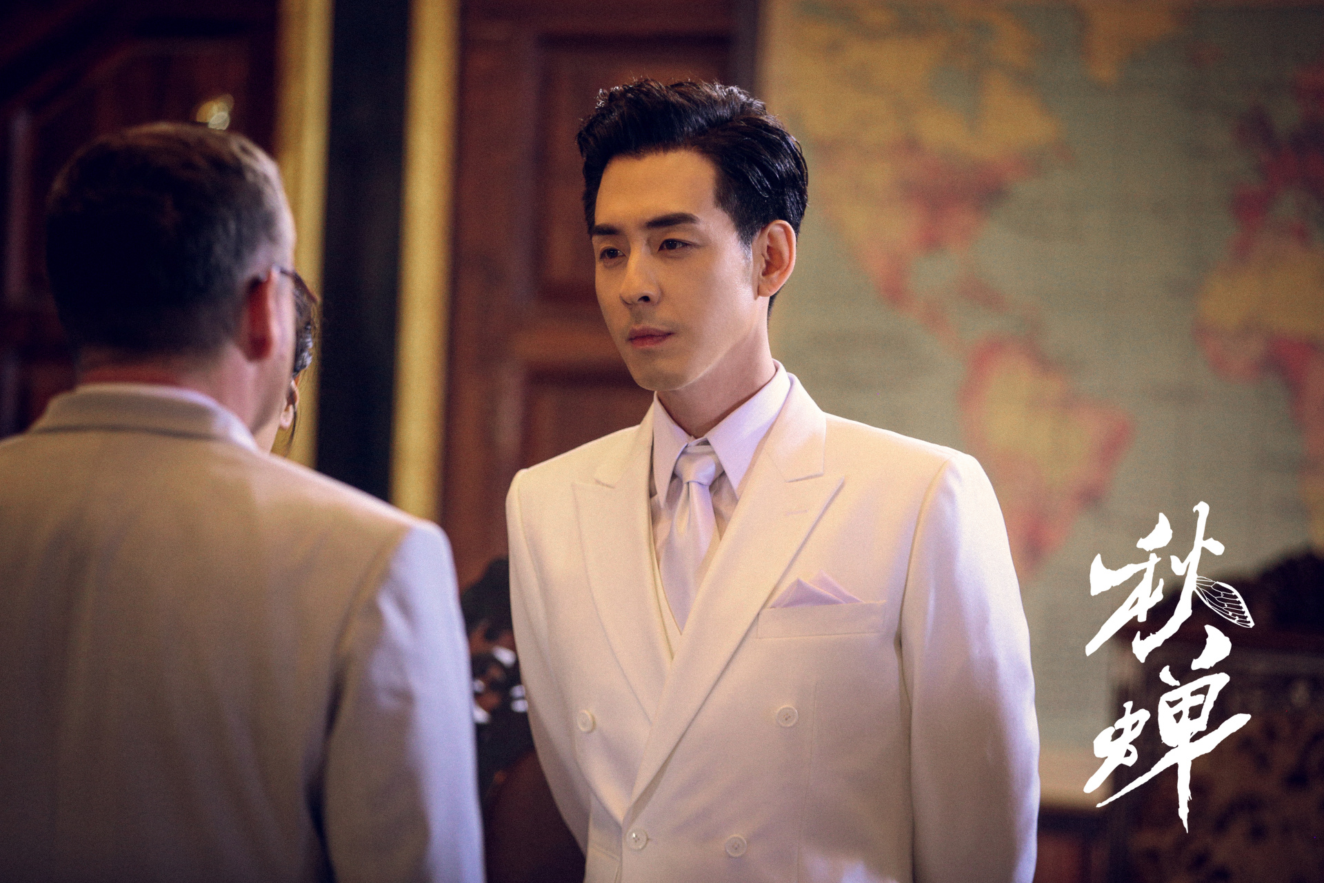 电视剧秋蝉# 又见白西装的池少@演员刘欢 , ,我们继续启程