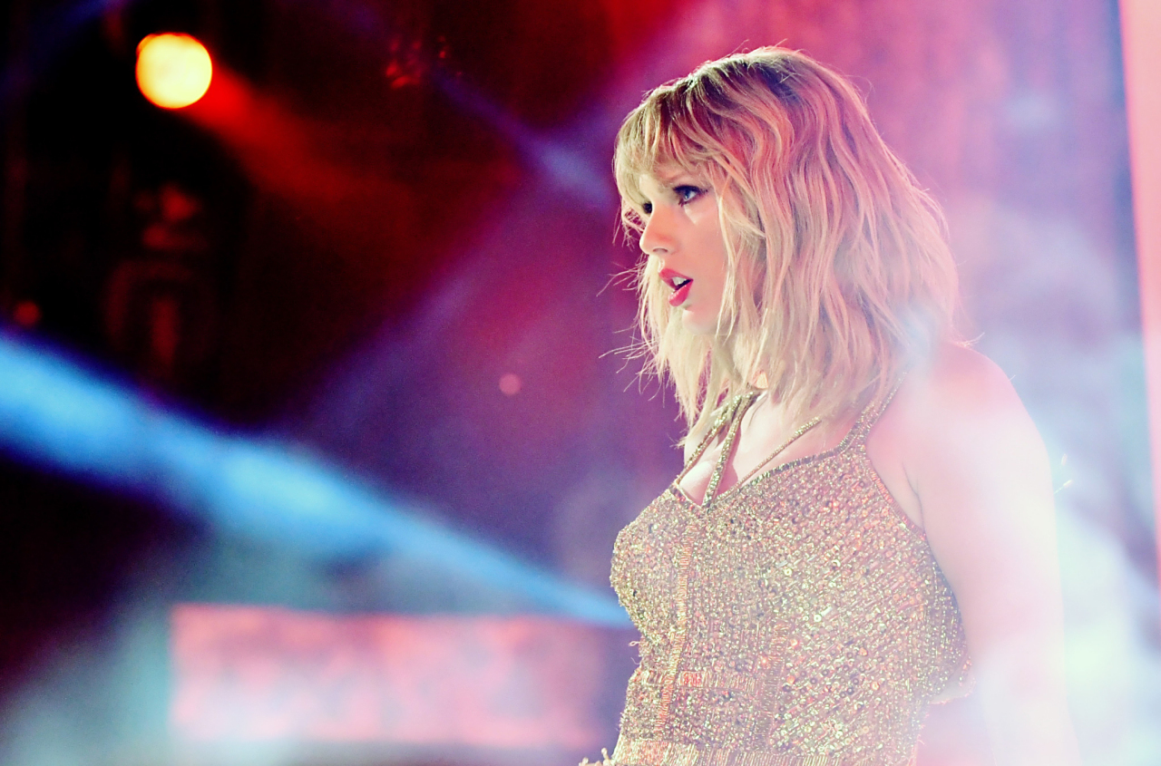 【泰slay勒】霉霉专辑《lover》在流媒体spotify平台上播放量突破21亿