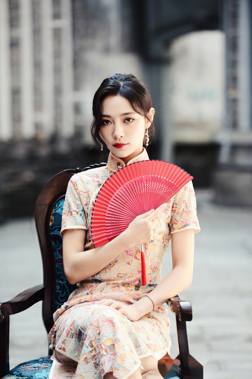 《青你2》训练生旗袍造型 是时候再看一次许佳琪的旗袍solo《dont