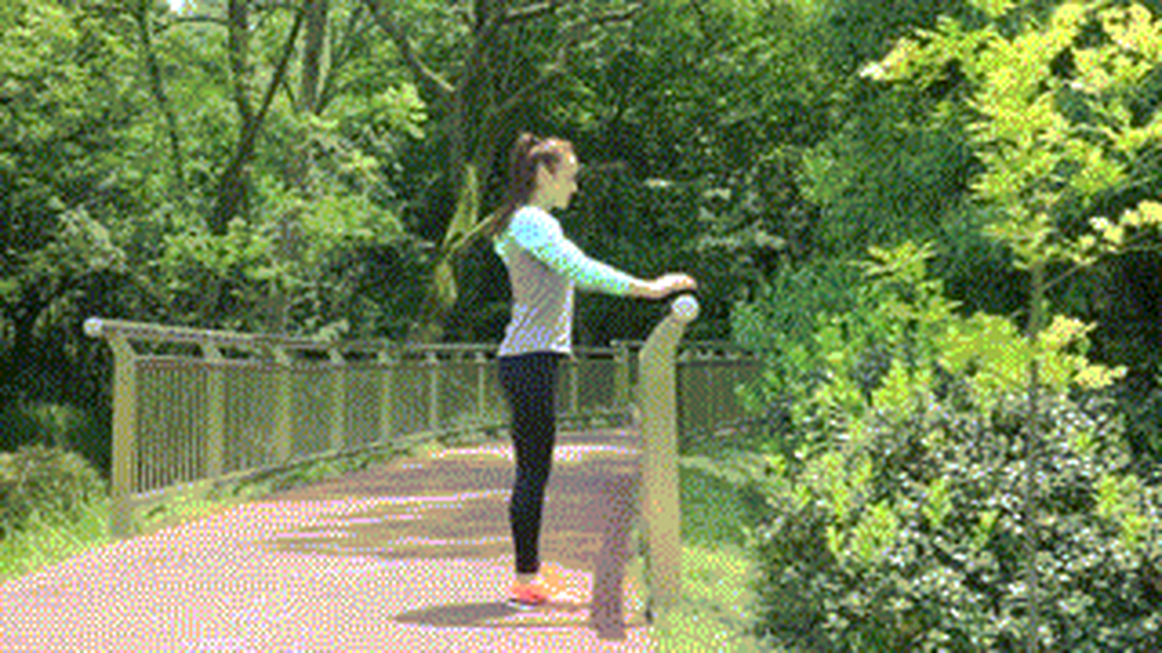 跑步后的拉伸: 1,大腿后群有支撑拉伸 2,大腿前群有支撑拉伸 3,小腿