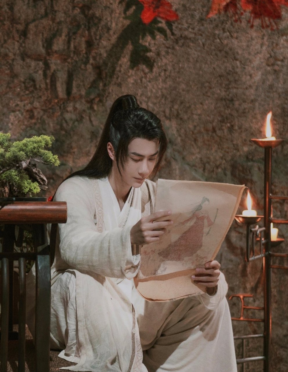 王一博谢允# 王一博有翡剧照太帅了这个古装扮相我可以!