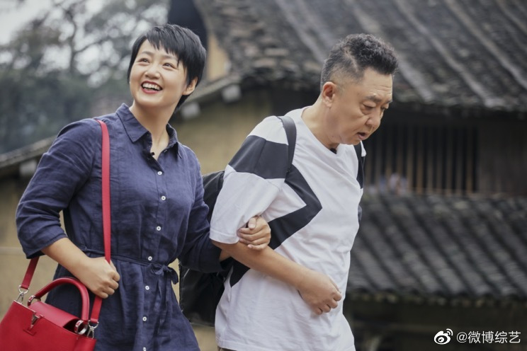 原来烫头是高颅顶必备时尚单品,既显年轻又fashion[捂脸]看#幸福三