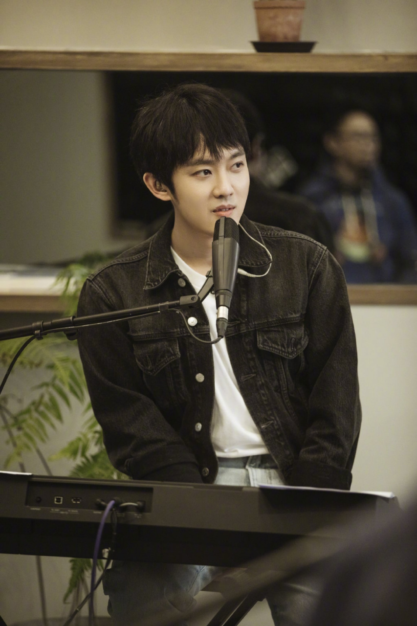 " 好妹妹乐队秦昊用歌声陪伴你