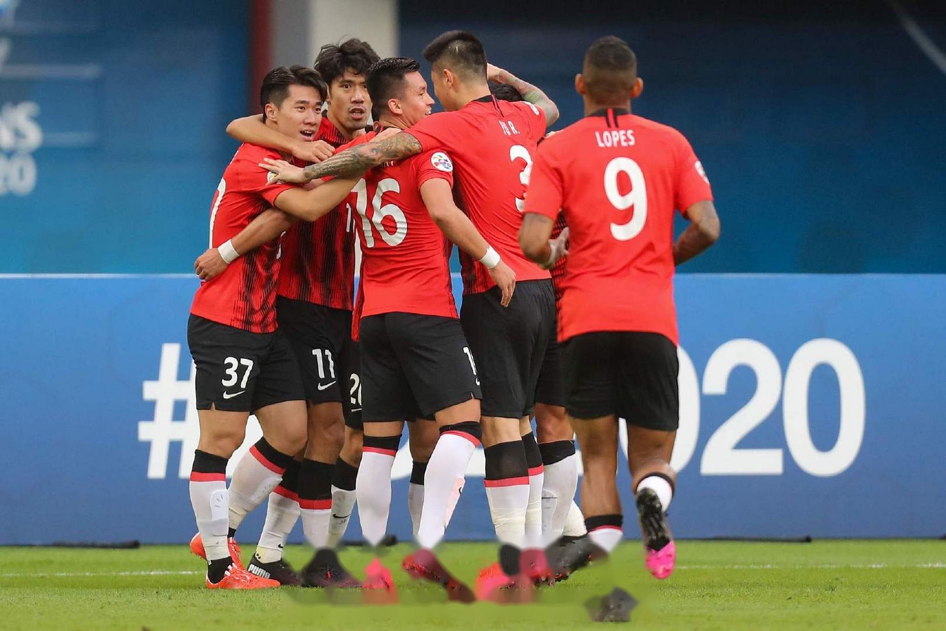 亚冠# 【吕文君胡尔克破门 上港客胜全北现代全取三分】最终全场比