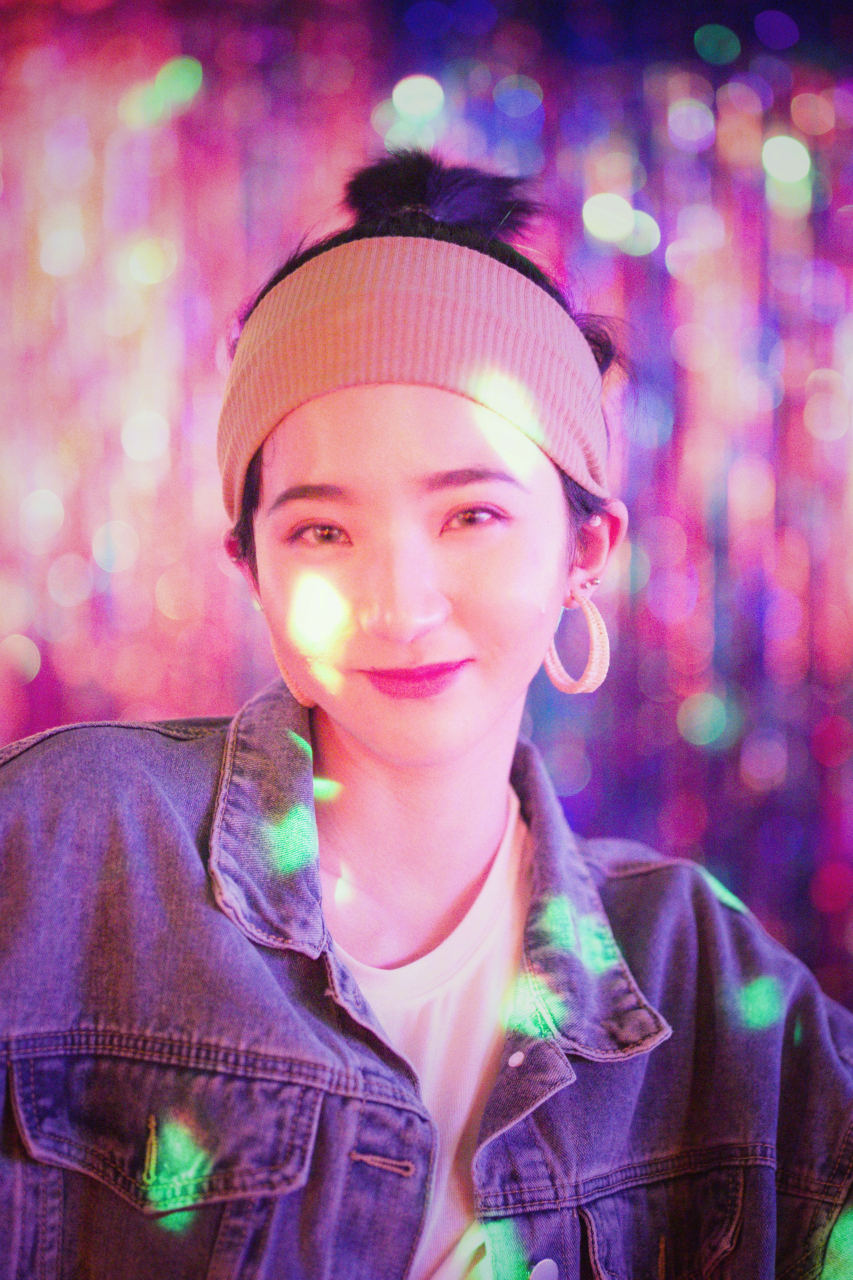 《你好女生》第十四位黄欣苑21岁,来自马来西亚,母语是中文 起初看到