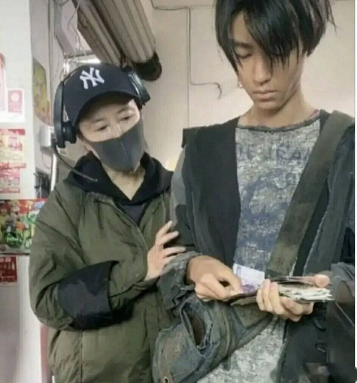 王俊凯马思纯新戏《世外桃源》路透,王俊凯瘦了好多啊,为了角色太拼了