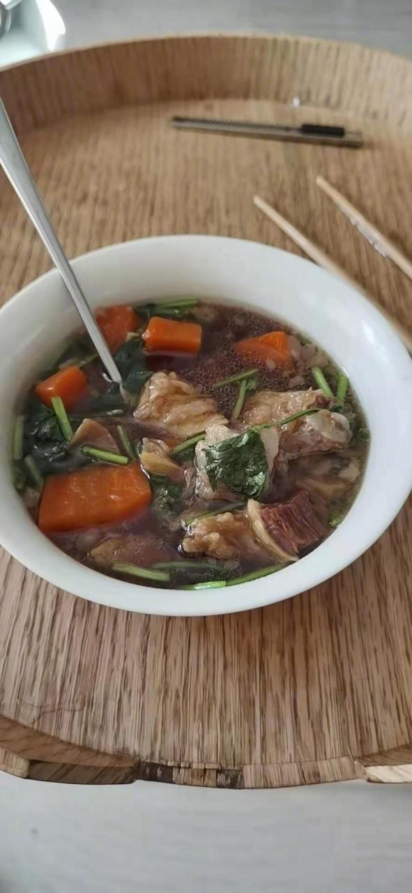 营养师顾中一请心内科主任张之瀛吃工作餐,两人都是