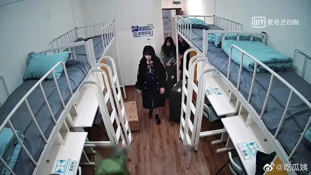 《青春有你2》宿舍对比创造营mm们的公主房差距也太大了点吧!
