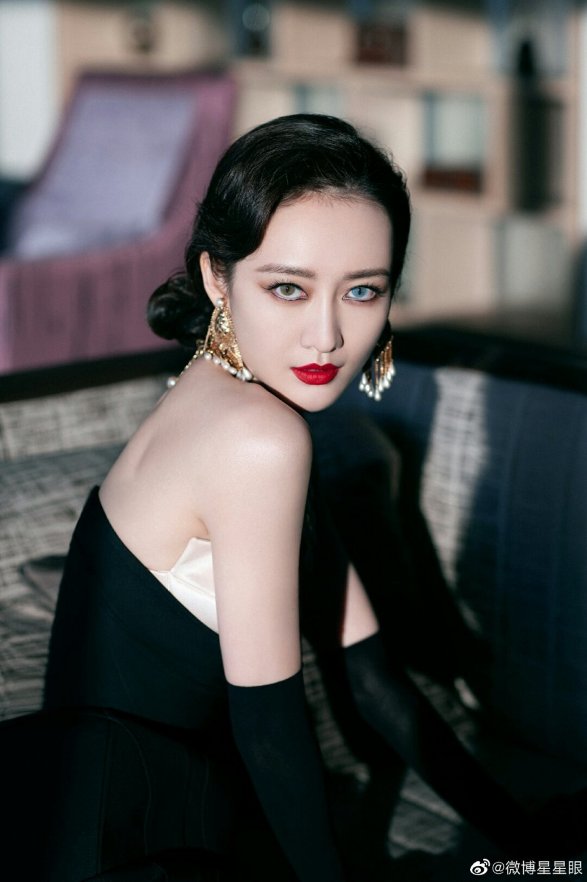 王鸥波斯猫蓝色眼眸绝美[流泪]鸥姐@王鸥 绿洲发布的这个波斯猫舞台