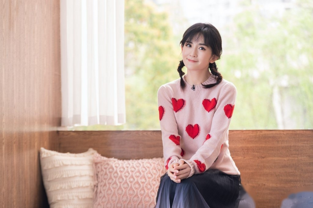 谢娜双麻花辫造型,小清新.