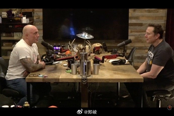 Joe Rogan为何敢拒绝哈里斯？自媒体之王就是这么傲娇？-哪边嗨