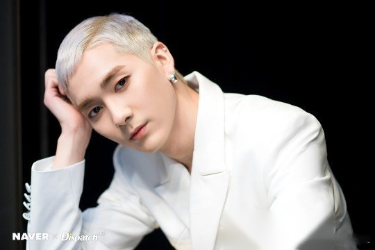 【d美图】 who : nuest --aron   when : 2020. 04.