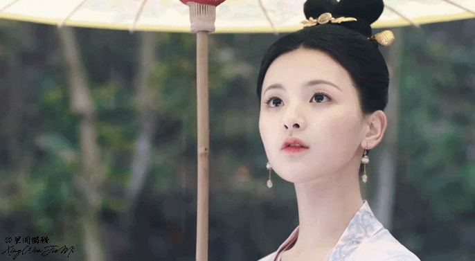 杨超越首部古装剧《长安诺》饰演"大家闺秀"董若萱,超越妹妹古装造型