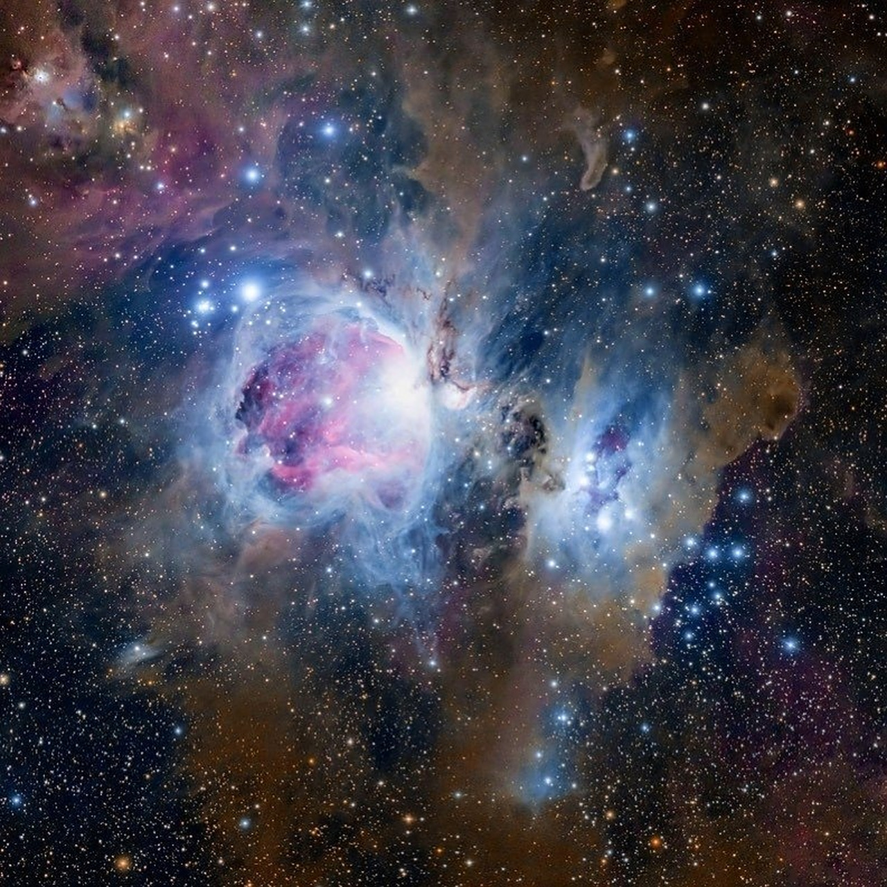 猎户座大星云(m42,ngc 1976)是一个位于猎户座的弥漫星云,距地球1344