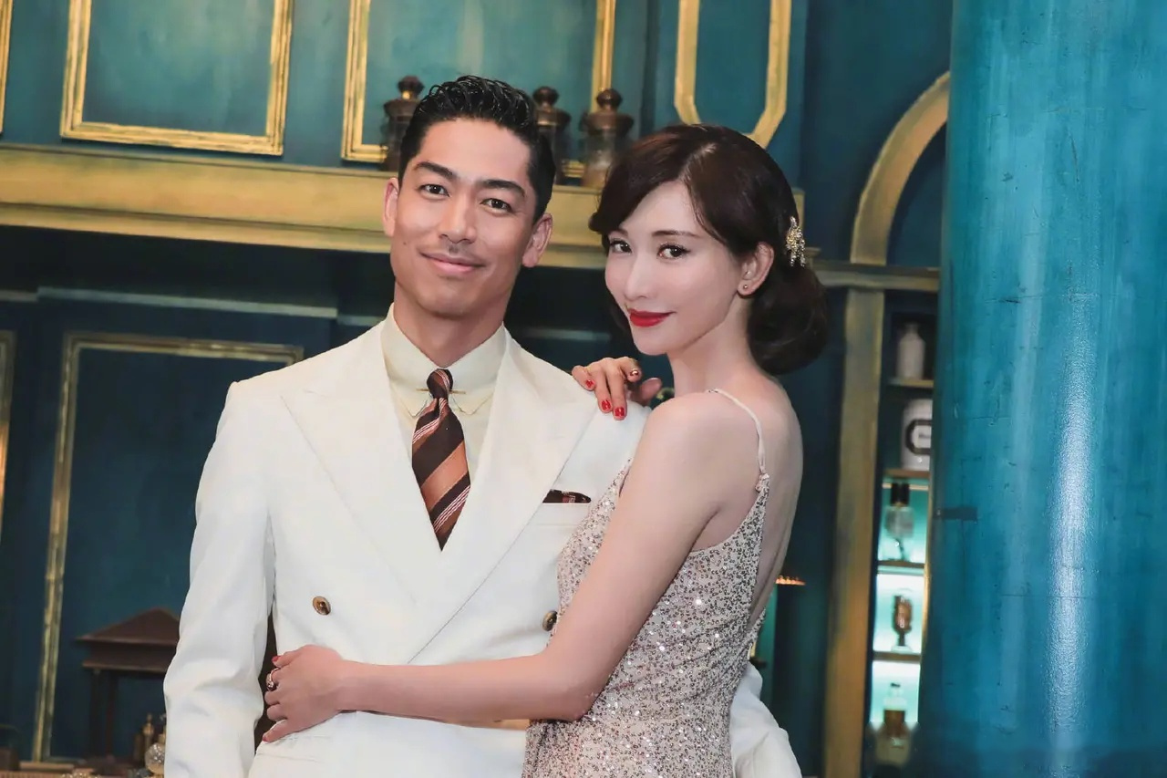 好久没有出现在荧光幕上的林志玲,近日晒出一段祝贺某潮牌13周年生日