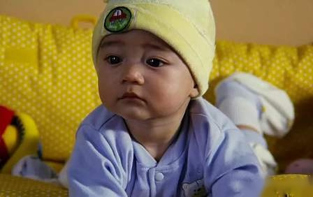 还记得《宝贝计划》里面的小baby嘛,宝贝计划的小男孩长大了啊