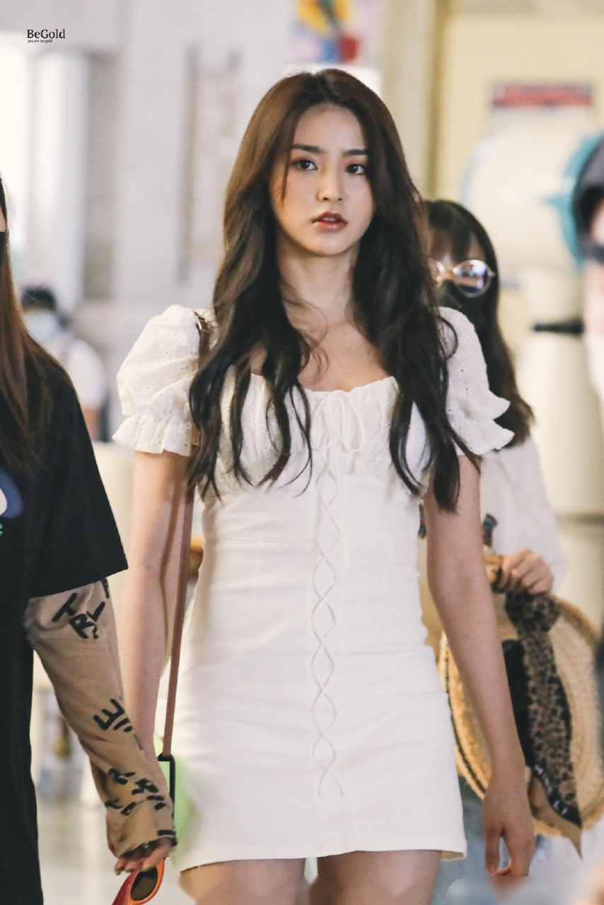 金子涵今日生图出炉,有网友吐槽说感觉胖了好多,大家觉得呢?[思考]