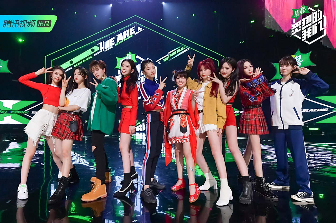 在炙热的我们《我要飞》舞台,再穿《创造101》初舞台服装,恍惚间回到