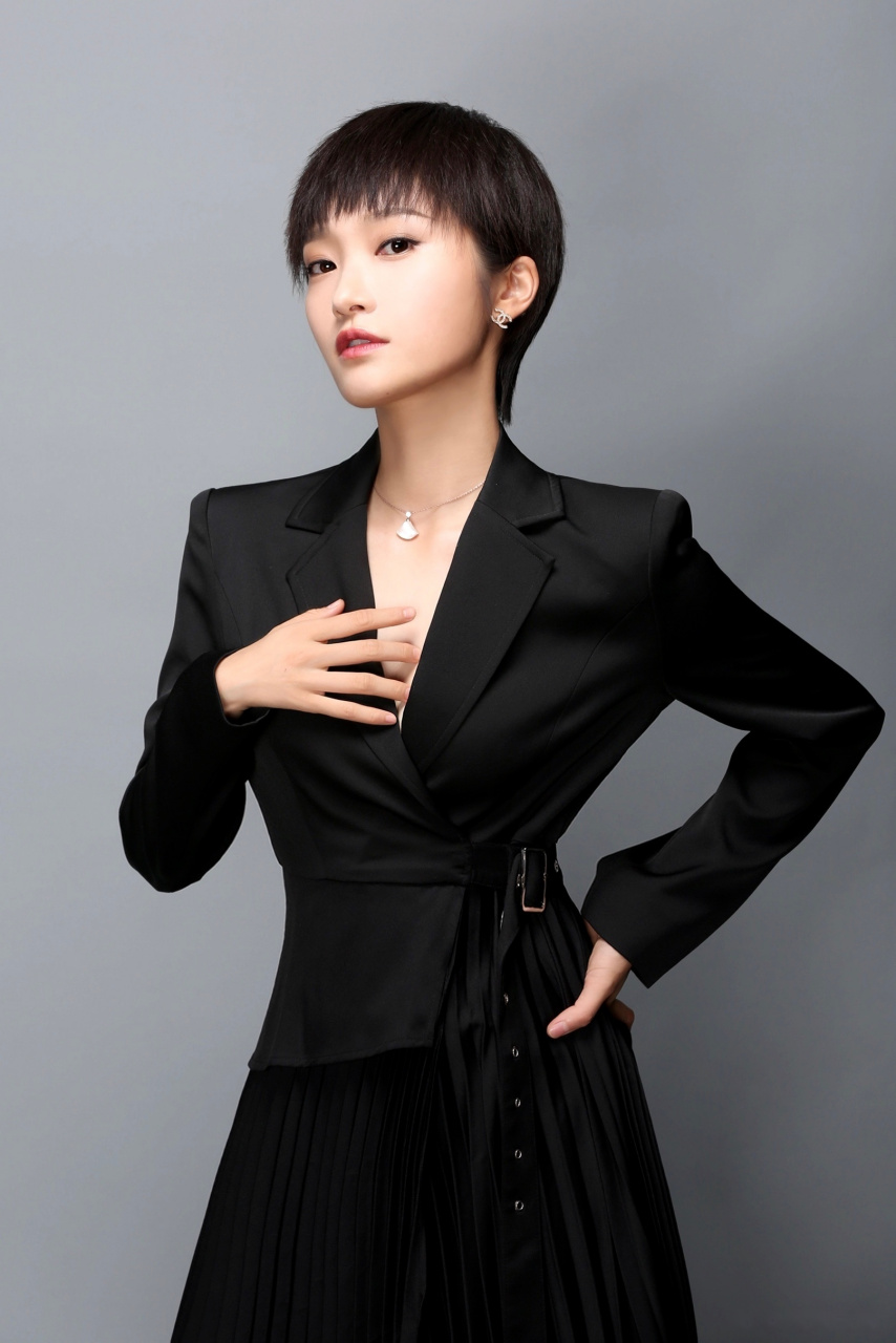 更新的都看了吧 都跟我说二龙湖艾晴晴酒品太次了 所以二龙湖艾晴晴有