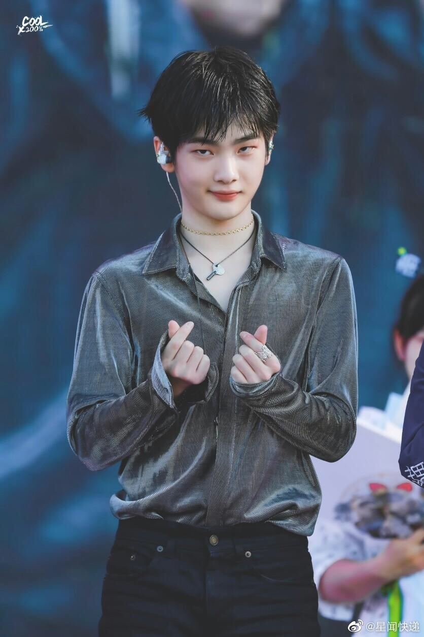 早年,张学友端盘子,周星驰命也苦,这些故事都是实实在在存在的,后来