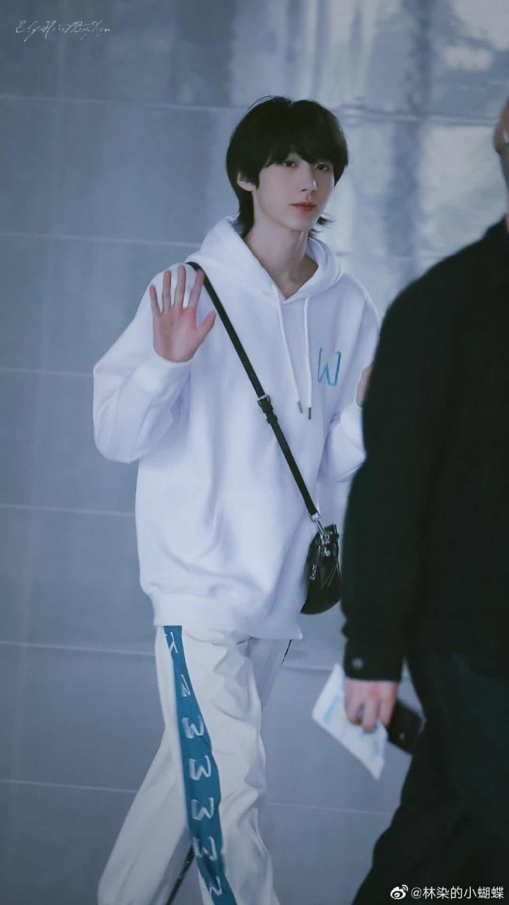 少年之名选手官宣# 这次真的来了!有点期待林染,公式照今日最佳!