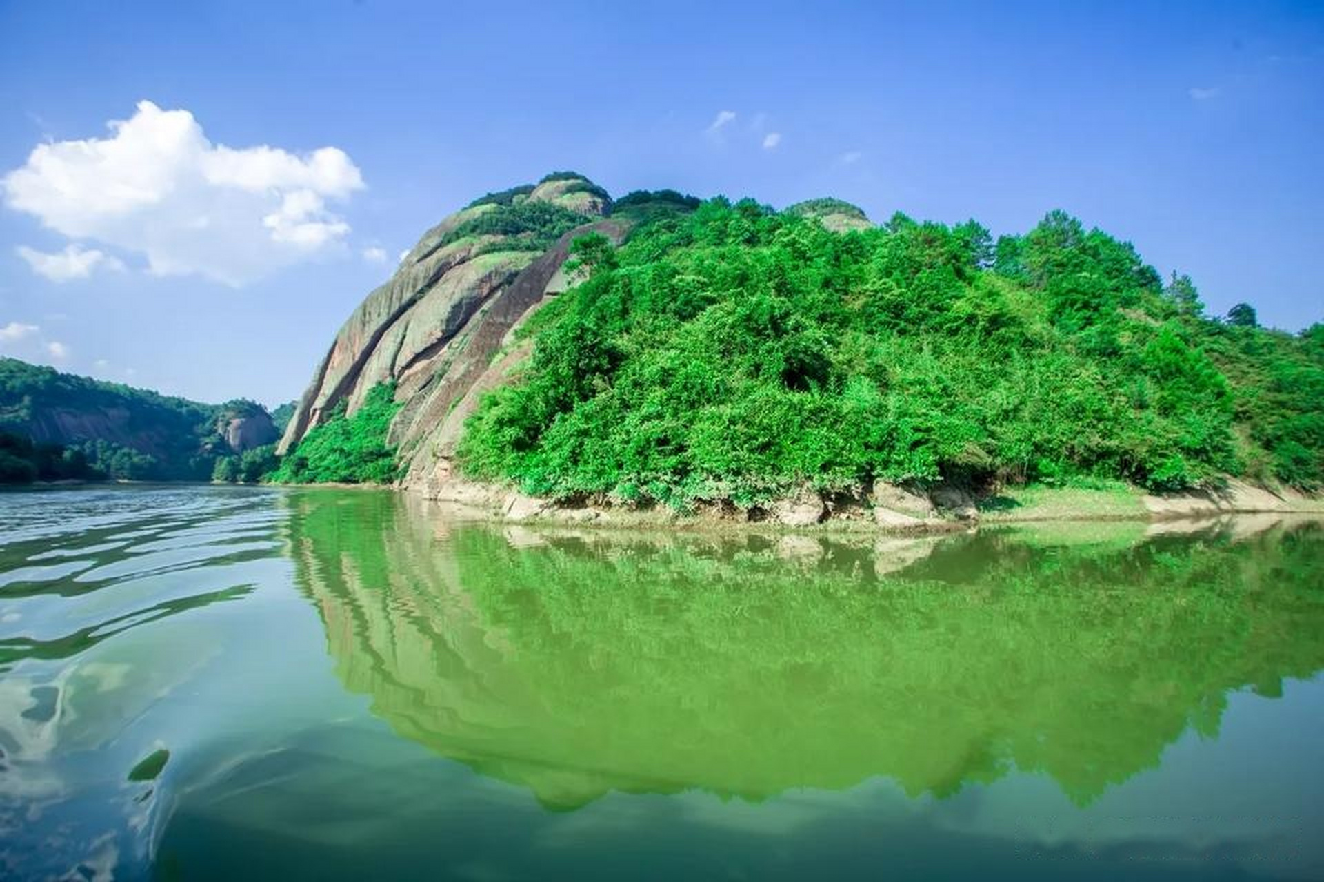 会昌汉仙湖风光.