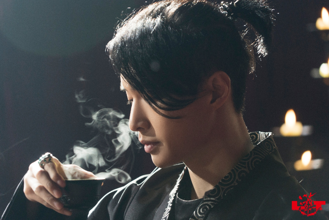 所有曾经泼来的冷水和穿胸而过的利箭都会变成猎猎