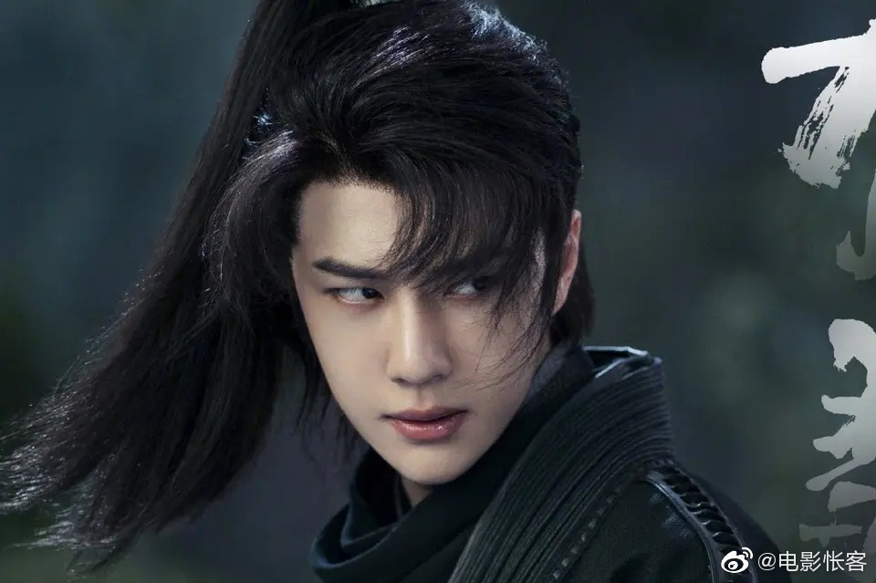 《有翡》发布部分剧照,饰演男主角的王一博化身翩翩少年郎恣意闯荡